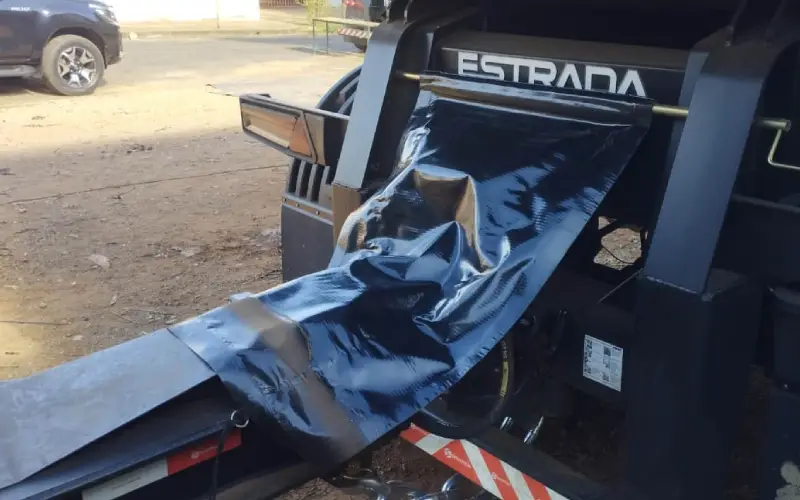 Lona Fácil - Uberlândia - Capa dolly com manivela